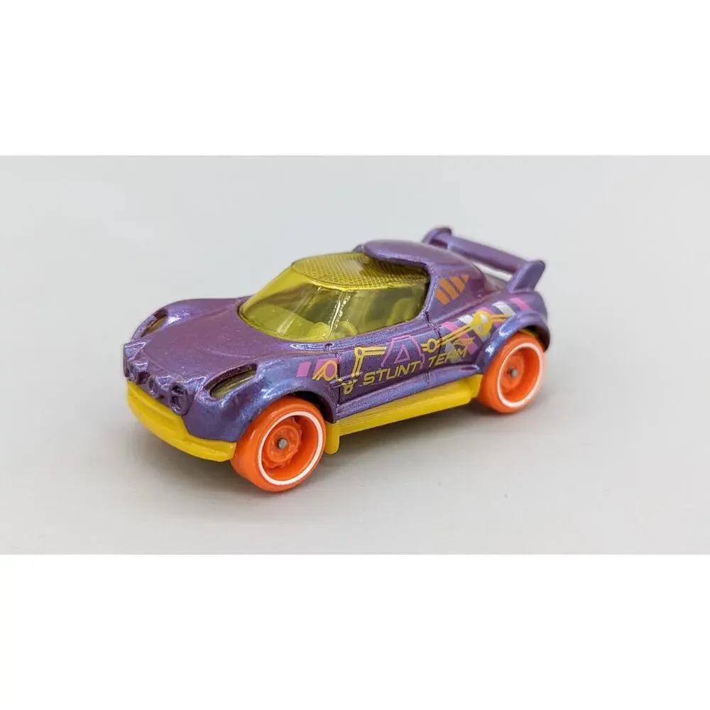 Mattel 2017 Hot Wheels Hi Beam Purple & Yellow 1:64 Diecast Car